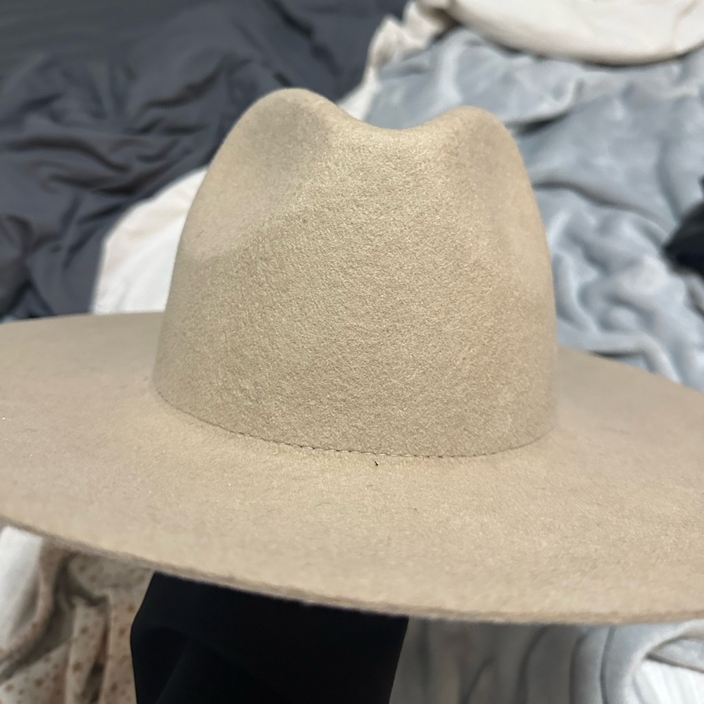 Gigi Pip tan felt wool adjustable hat